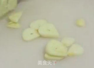 凉瓜炒蛋的做法步骤：2