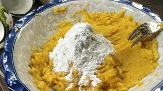 红薯球的做法步骤：5