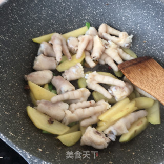 土豆烧鸡爪的做法步骤：16