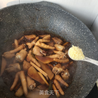 土豆烧鸡爪的做法步骤：23