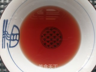 红菇排骨汤的做法步骤：3