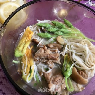南瓜花排骨面的做法步骤：10