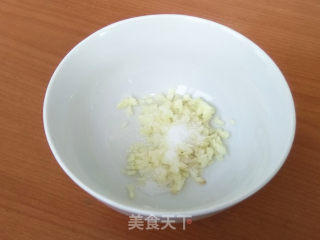 酸爽杏鲍菇拌菠菜的做法步骤：4