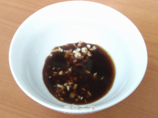 酸爽杏鲍菇拌菠菜的做法步骤：5