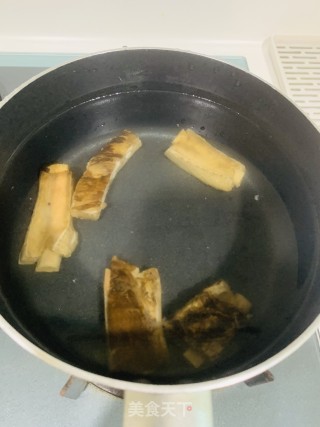 冬瓜腊排骨的做法步骤：1