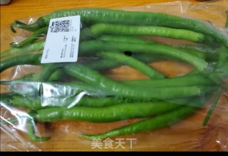 五花肉炒线椒的做法步骤：1
