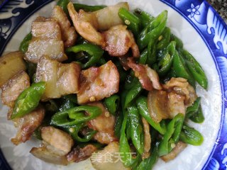 五花肉炒线椒的做法步骤：9