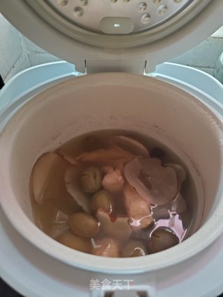 青橄榄煲鸡肉汤的做法步骤：6