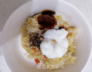 生煎花样酸菜饺子的做法步骤：2