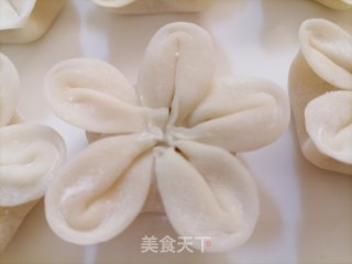 生煎花样酸菜饺子的做法步骤：17
