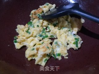 黄花菜炒鸡蛋的做法步骤：7