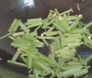 芹菜肉片的做法步骤：4