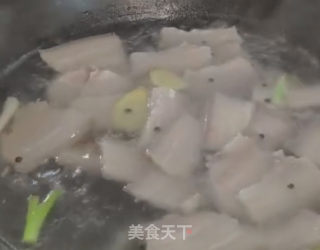 卤香肉片的做法步骤：2