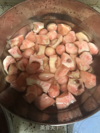 桃子慕斯蛋糕的做法步骤：1