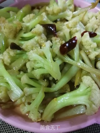 红椒炒有机花菜的做法步骤：5