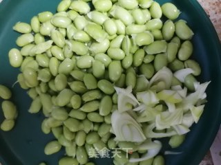 青豆裹蛋的做法步骤：1
