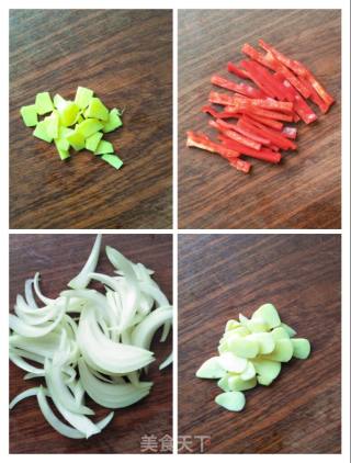 五花肉甜椒炒芦笋的做法步骤：3