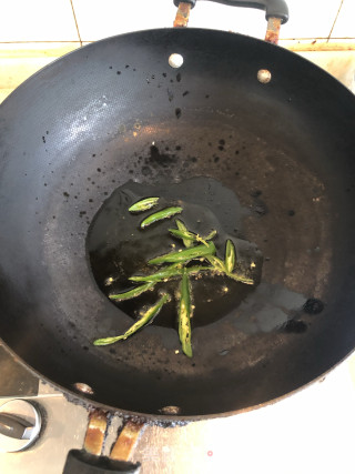 酸辣三色素炒丝的做法步骤：2