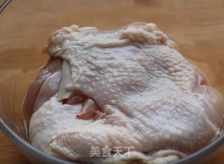 蜜汁鸡腿的做法步骤：1