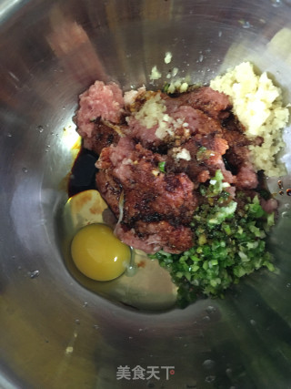 全麦牛肉煎饺的做法步骤：1
