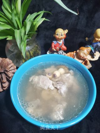 鲜莲子炖排骨汤的做法步骤：6