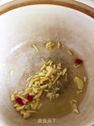鲜虾粉丝煲的做法步骤：3