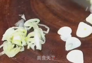 大葱烧豆腐的做法步骤：3