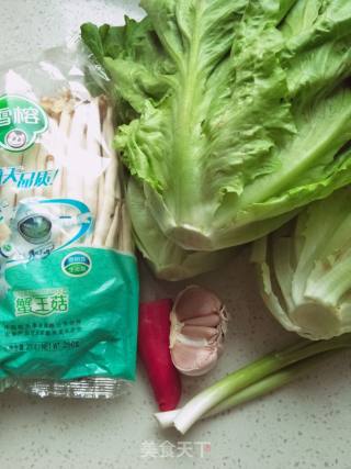 蟹王菇炒生菜的做法步骤：1