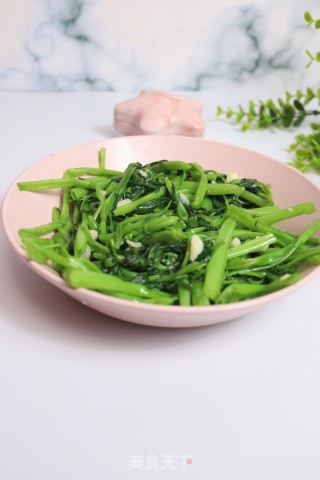 蒜香空心菜的做法步骤：1