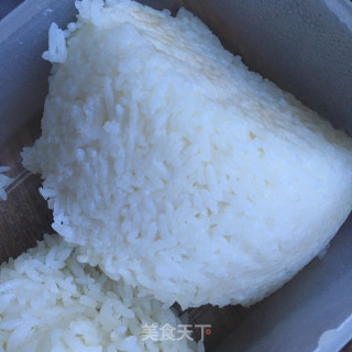 韭薹胡萝卜蛋炒饭的做法步骤：2