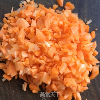 韭薹胡萝卜蛋炒饭的做法步骤：4