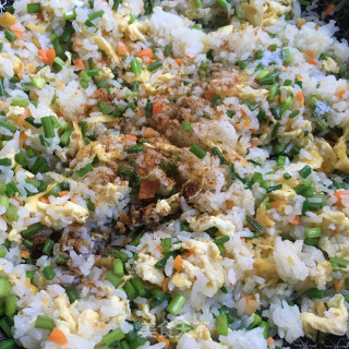 韭薹胡萝卜蛋炒饭的做法步骤：9