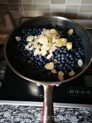 自制蓝莓果酱的做法步骤：2