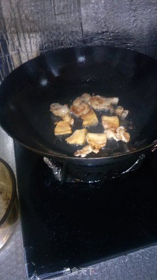 鱼烧肉的做法步骤：2