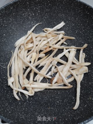 蒜香杏鲍菇的做法步骤：1