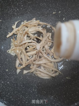 蒜香杏鲍菇的做法步骤：4