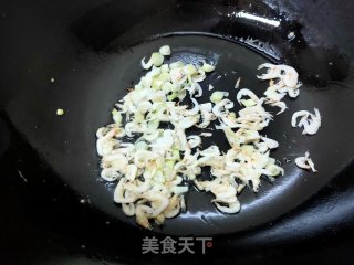 虾皮剁椒炒鸡蛋的做法步骤：4