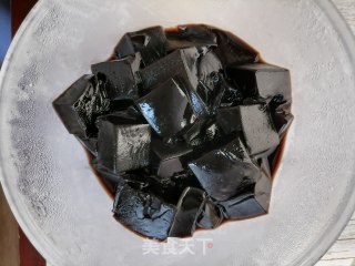 糖桂花黄栀子龟苓膏的做法步骤：8