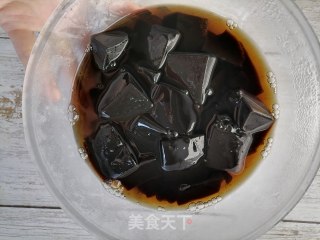 糖桂花黄栀子龟苓膏的做法步骤：11