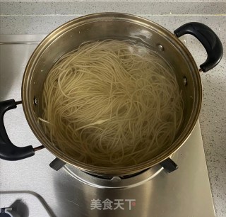 自制酸辣粉的做法步骤：3