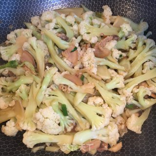 油渣炒花菜的做法步骤：8