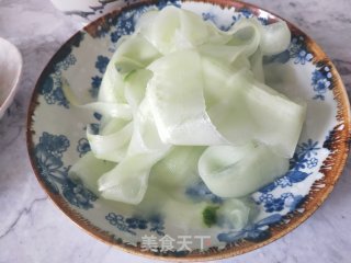 拌黄瓜的做法步骤：2
