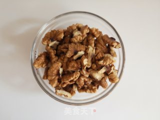 牛奶核桃露的做法步骤：2