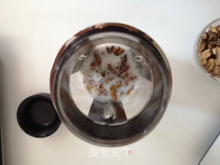 牛奶核桃露的做法步骤：6