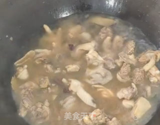 鸡肉焖薯仔的做法步骤：4