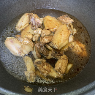 土豆炒鸡块的做法步骤：7