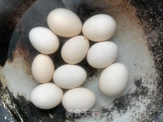秘制卤蛋的做法步骤：1