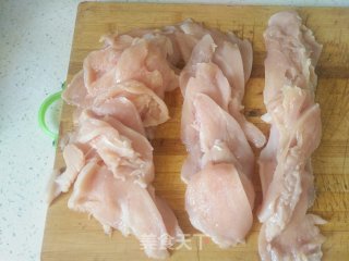 水煮肉片（鸡胸肉版）的做法步骤：1