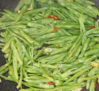 快炒四季豆的做法步骤：4