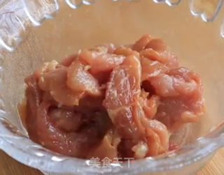 丝瓜肉片的做法步骤：1
